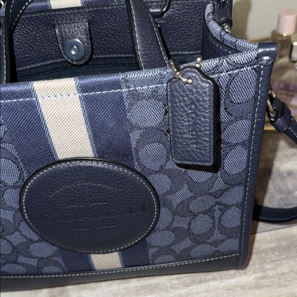 Coach Navy Blue Signature Tote Bag - Picture 4 of 7
